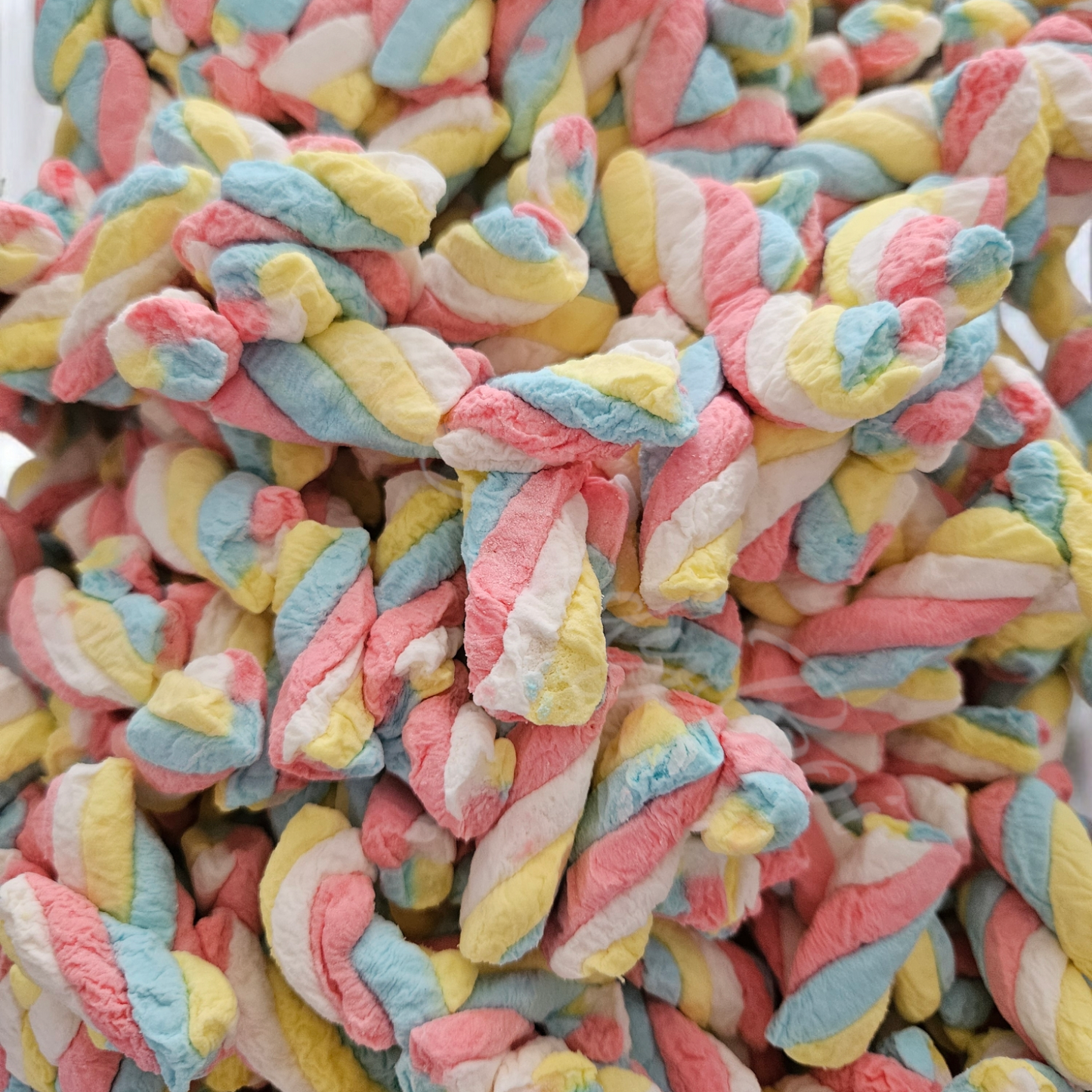 Marshmallow Arc-en-ciel Twists (Arc-en-ciel Twists) ye