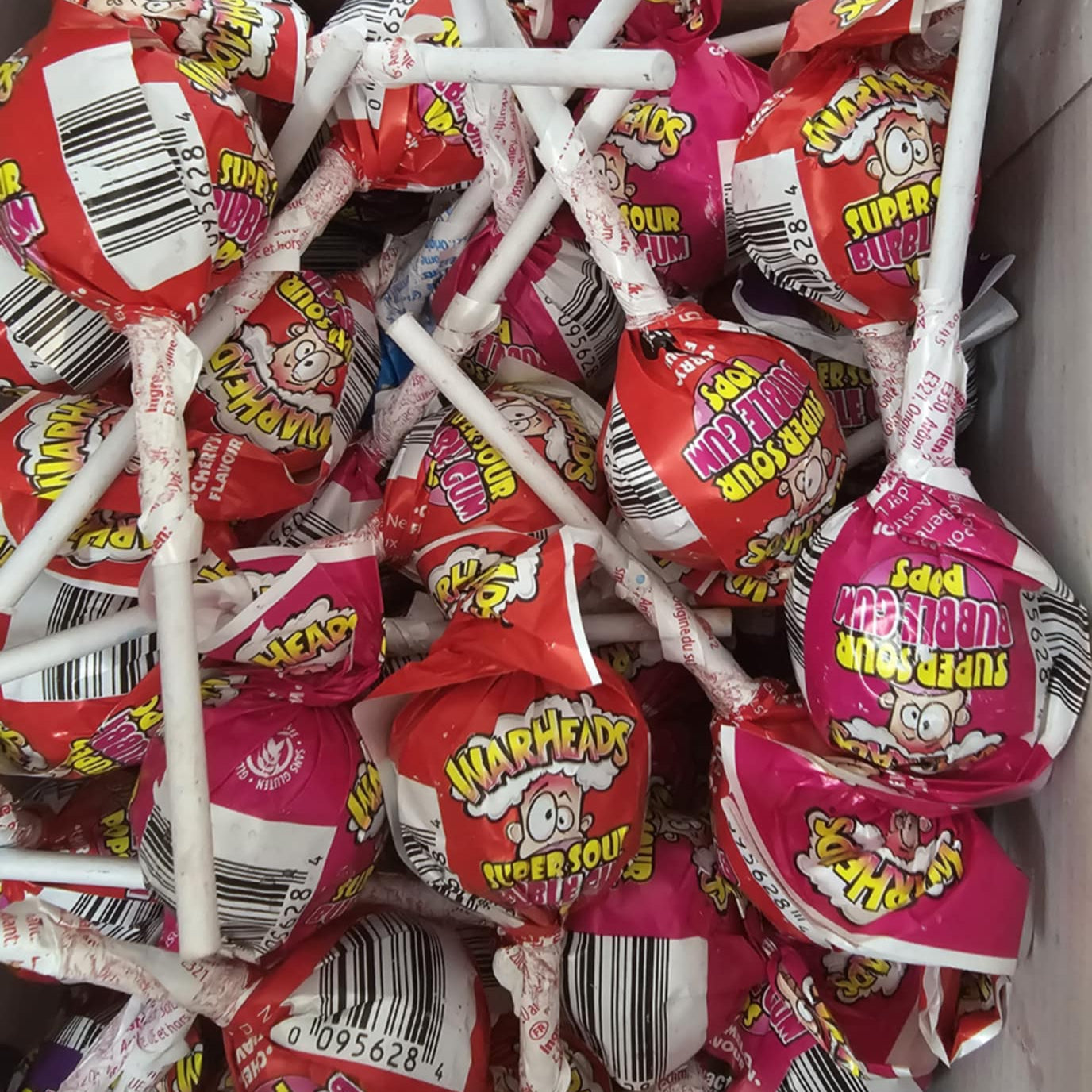 Warheads Super Sour Bubblegum Pops